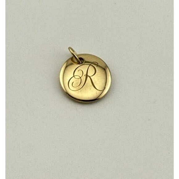 Tiffany & Co. 18k Yellow Gold “R” Alphabet Disc Charm Pendant – 2.9g, 0.5” Wide - Picture 3 of 6
